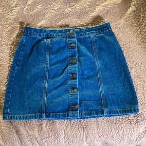 Denim skirt with buttons